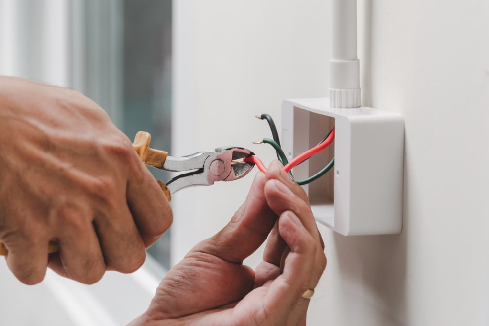 Planifier une rénovation électrique d’une ancienne maison : Diagnostic et évaluation de l’installation existante